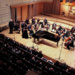 Aplavz nastopajočim! Druženje pa se je preselilo v malo dvorano Slovenske Filharmonije.